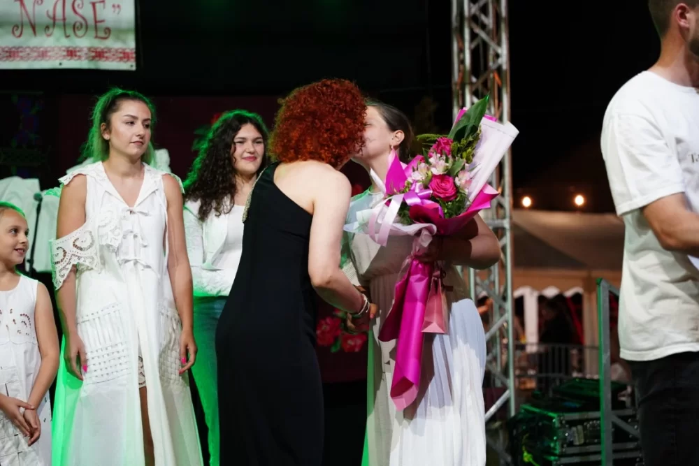 LJETO U SIBINJU: Brojna publika oduševljena nastupom KUD-ova i Slavonskih lola 