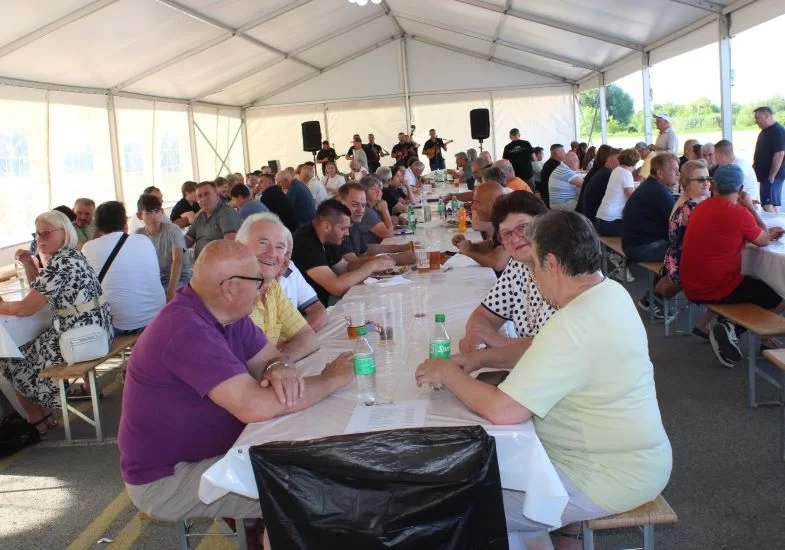 TRADICIONALNA 18. FIŠIJADA U PLETERNICI: Prvo mjesto osvojio Benjamin Hodulak iz Resnika