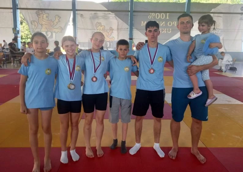 Požega.eu | ČAGLINSKI JUDO KLUB “SLAVONAC“: Na međunarodnom judo turniru u Doboju osvojili šest medalja 