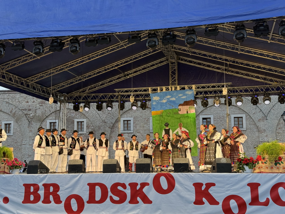 SB Online | Brodskim kolom slavonska tradicija zasjala u punom sjaju