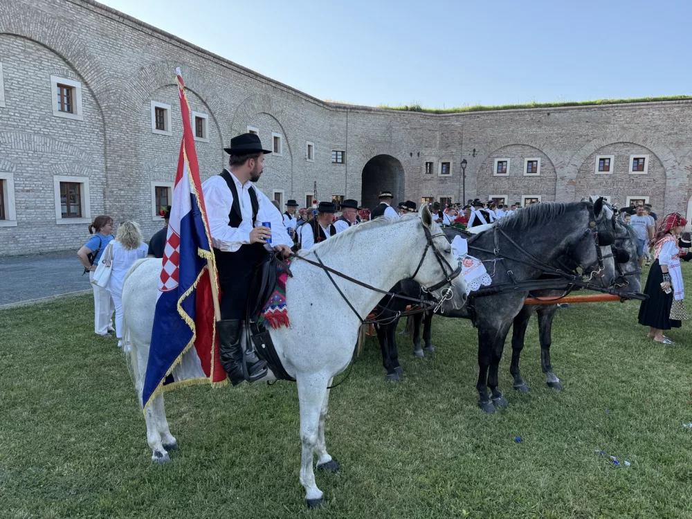 Brodskim kolom slavonska tradicija zasjala u punom sjaju