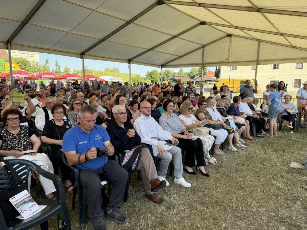 Brodskim kolom slavonska tradicija zasjala u punom sjaju