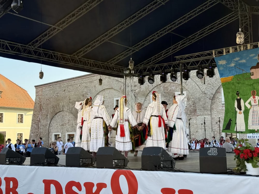 Brodskim kolom slavonska tradicija zasjala u punom sjaju