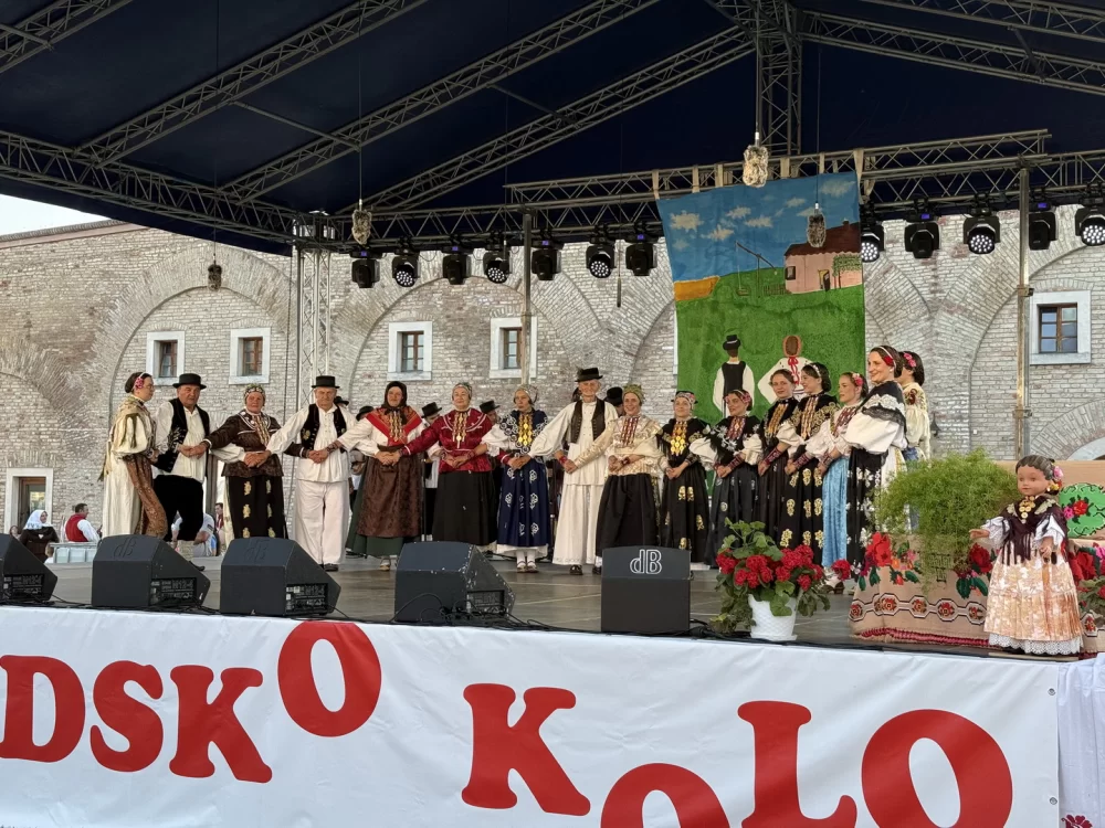 Brodskim kolom slavonska tradicija zasjala u punom sjaju