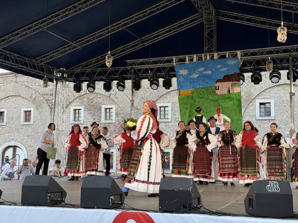 Brodskim kolom slavonska tradicija zasjala u punom sjaju