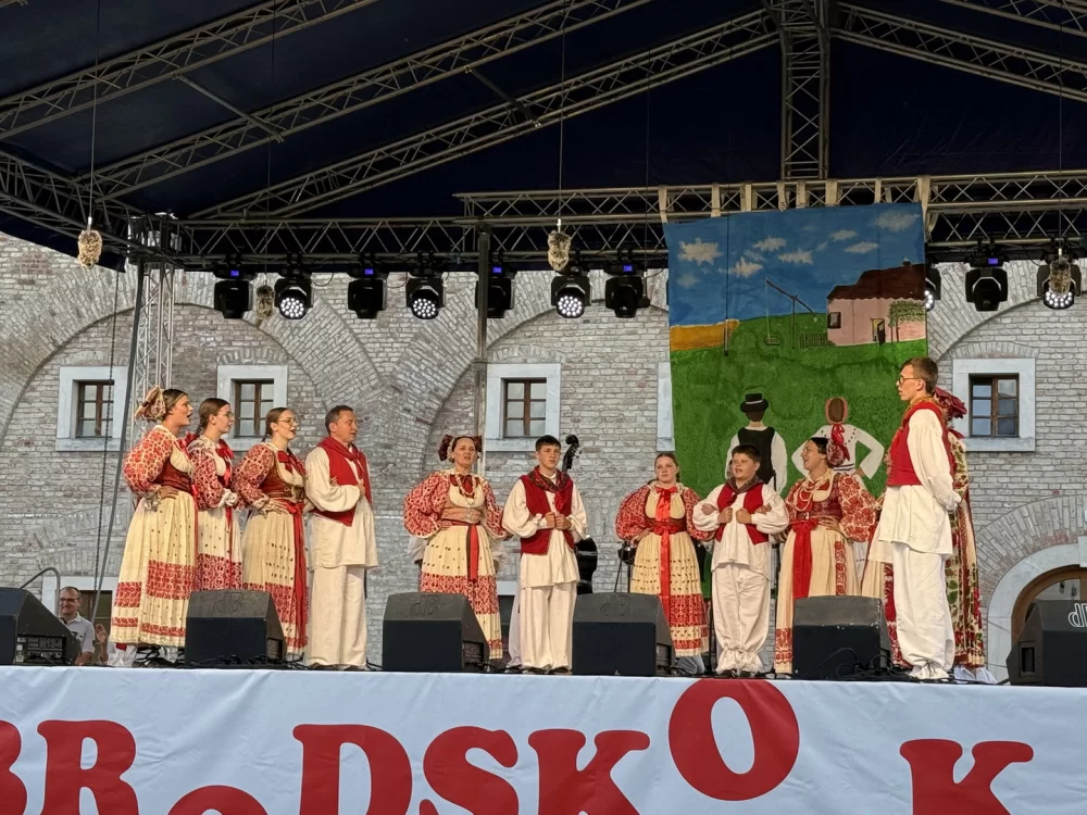 Brodskim kolom slavonska tradicija zasjala u punom sjaju