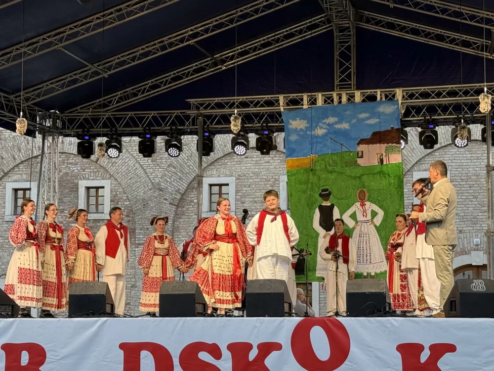 Brodskim kolom slavonska tradicija zasjala u punom sjaju