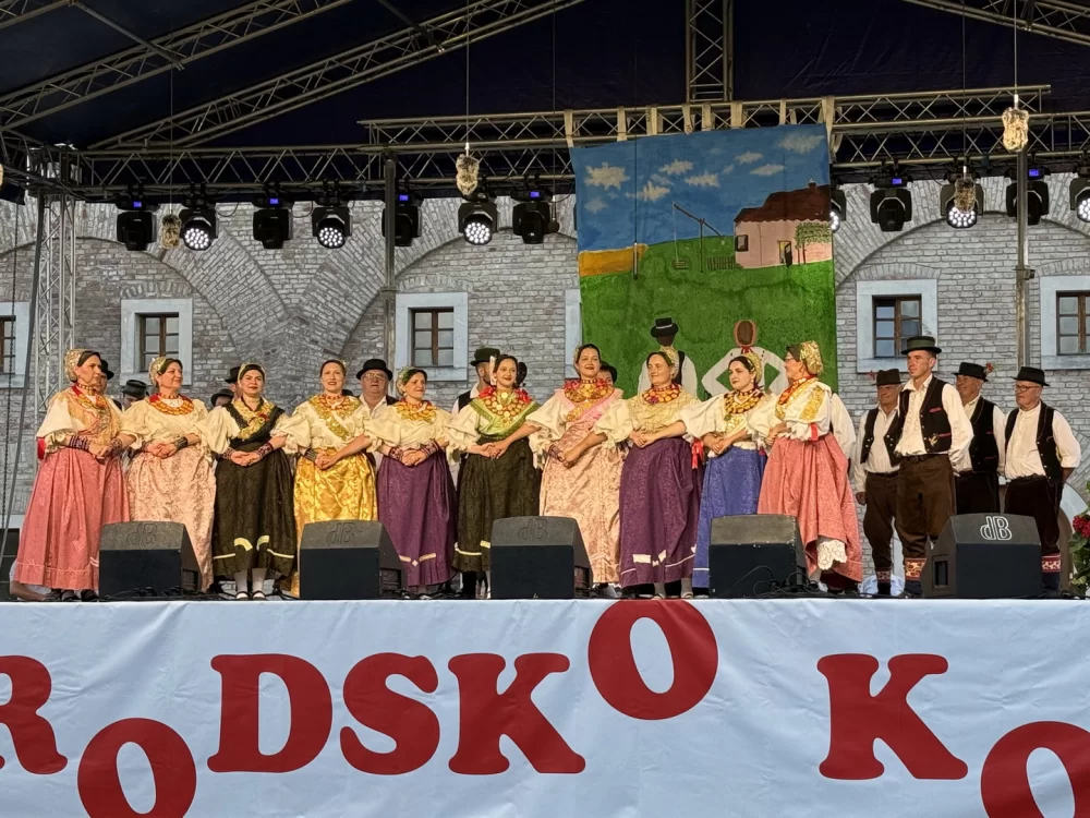 Brodskim kolom slavonska tradicija zasjala u punom sjaju