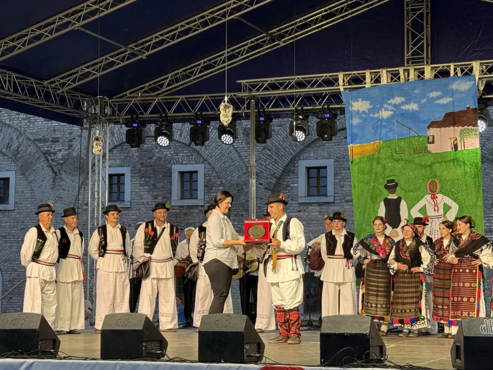 Brodskim kolom slavonska tradicija zasjala u punom sjaju