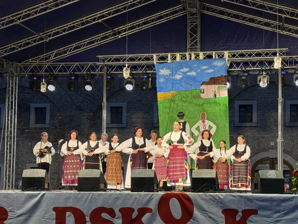 Brodskim kolom slavonska tradicija zasjala u punom sjaju