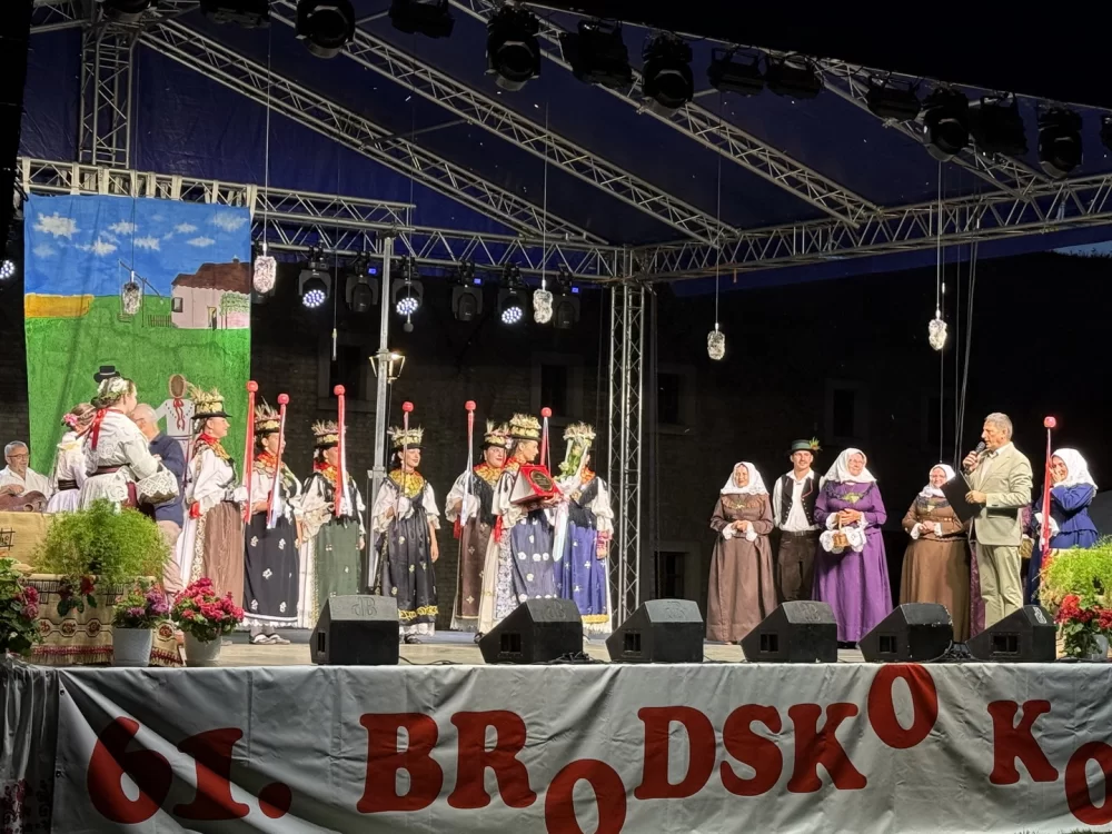 Brodskim kolom slavonska tradicija zasjala u punom sjaju