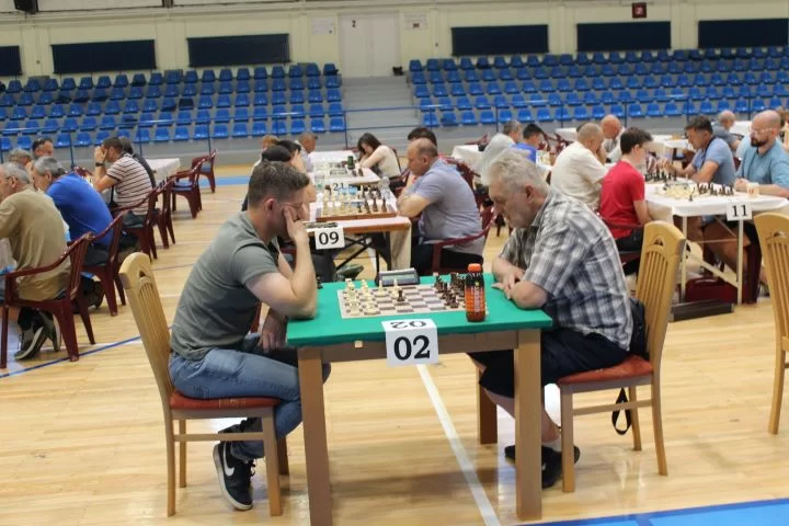 POŽEGA GRAD ŠAHA: Održan Međunarodni šahovski turnir - pobjednik zagrebački velemajstor Mladen Palac