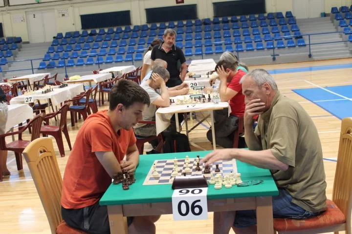 POŽEGA GRAD ŠAHA: Održan Međunarodni šahovski turnir - pobjednik zagrebački velemajstor Mladen Palac