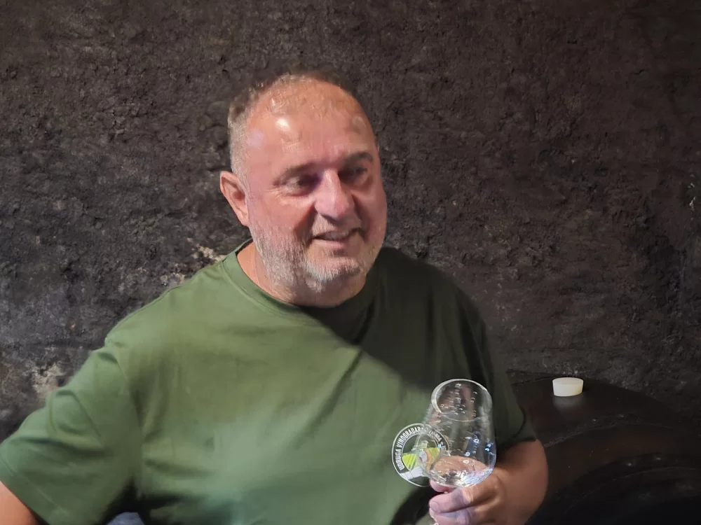 Udruzi Kutjevačkih vinara kolege iz Bukovlja donirali klima uređaj za njihove prostorije i laboratorij: „Želja nam je da se naša suradnja još više unaprijedi“