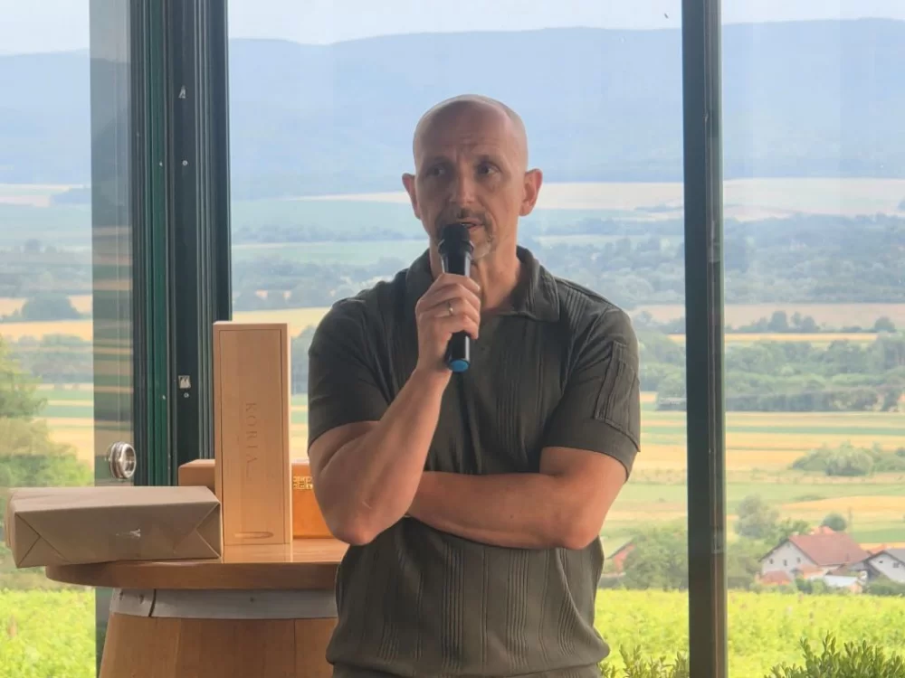 Aleksandar Stanković u Kutjevu promovirao knjigu ʼDepraʼ: Želio sam s oboljelih skinuti stigmu luđakaʼ