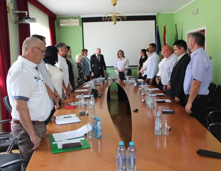 KONSTITUIRAJUĆA SJEDNICA PLETERNIČKOG GRADSKOG VIJEĆA: Novi predsjednik Domagoj Katić, a potpredsjednici Marko Markota i Marko Vidakušić 