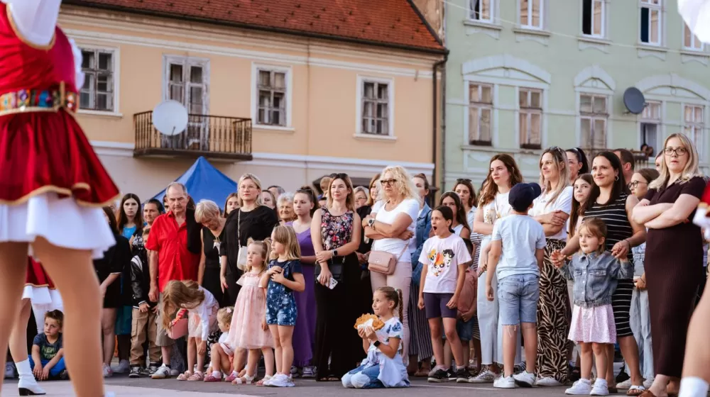 Ulazak u ljeto tijekom magične noći uz paljenje Ivanjskog krijesa