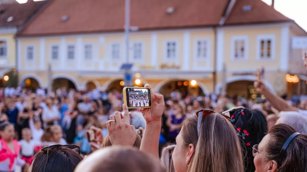 Ulazak u ljeto tijekom magične noći uz paljenje Ivanjskog krijesa