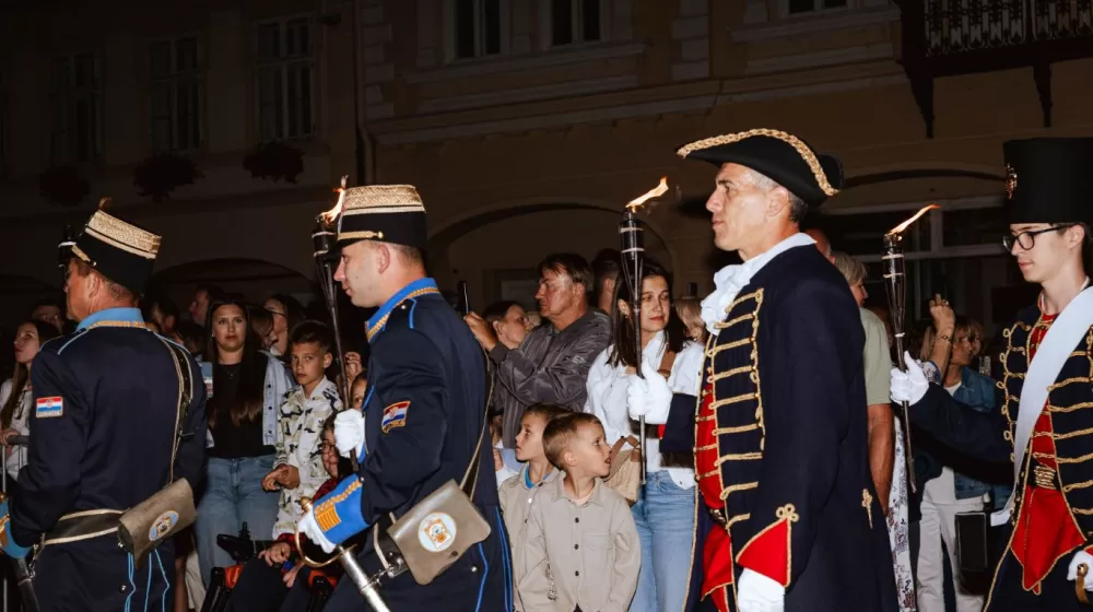 Ulazak u ljeto tijekom magične noći uz paljenje Ivanjskog krijesa