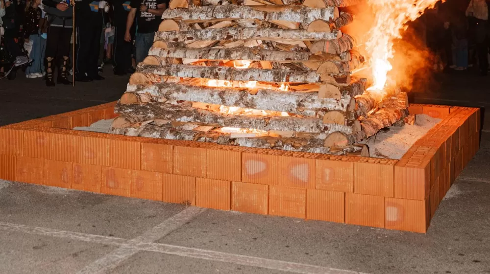 Ulazak u ljeto tijekom magične noći uz paljenje Ivanjskog krijesa