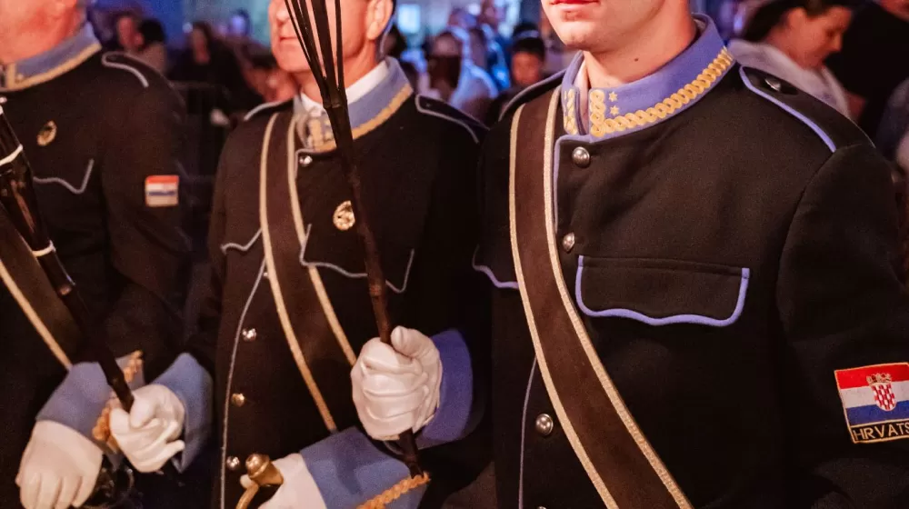 Ulazak u ljeto tijekom magične noći uz paljenje Ivanjskog krijesa