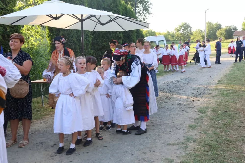 Običaji Slovaka sa dodatkom onih iz slavonskog kraja, te Čeha i Mađara