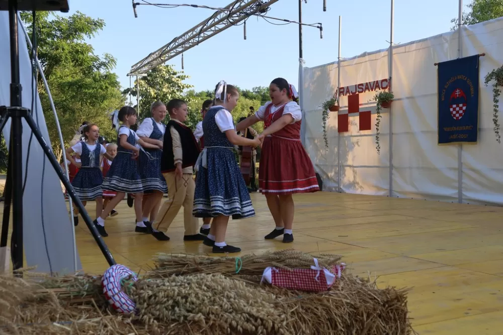 Običaji Slovaka sa dodatkom onih iz slavonskog kraja, te Čeha i Mađara