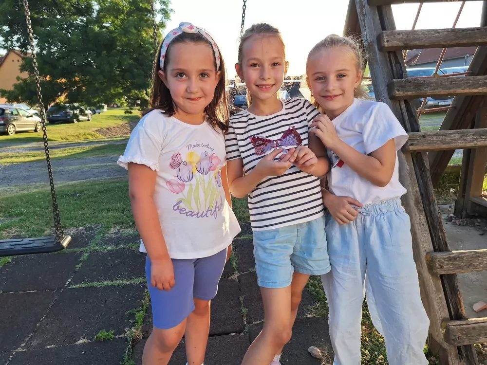Od najmlađih do najstarijih u tradicionalnom narodnom ruhu