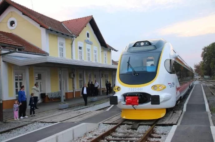 SB Online | I ovog ljeta noćni vlakovi iz Slavonije prema Splitu