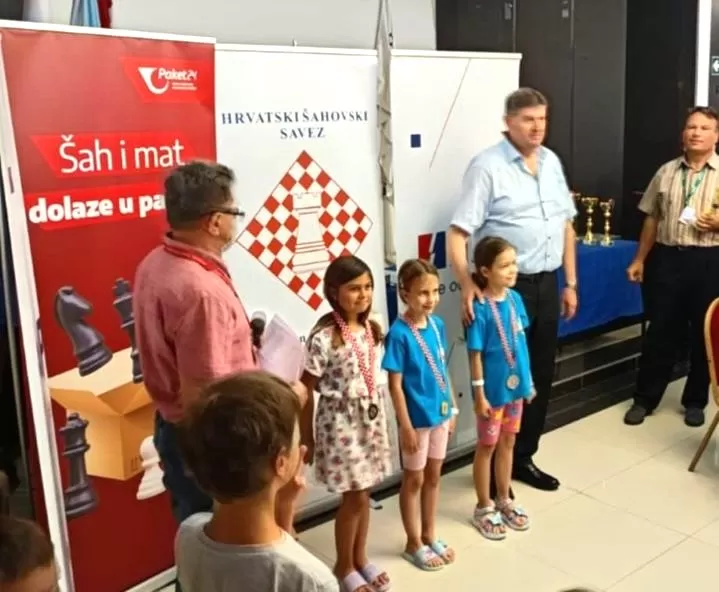 USPJEŠAN NASTUP MLADIH POŽEŠKIH ŠAHISTA: Mate Kovačević osvojio drugo, a Hana Knezović treće mjesto na državnom kadetskom prvenstvu 