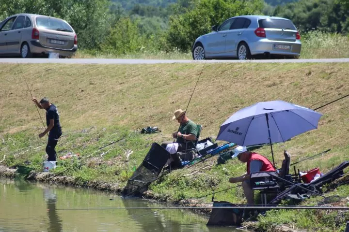 RIBIČKI KUP „VALLIS AUREA“ Ekipni pobjednik Ribolovna športska udruga „Udica“ iz Donjeg Miholjca 