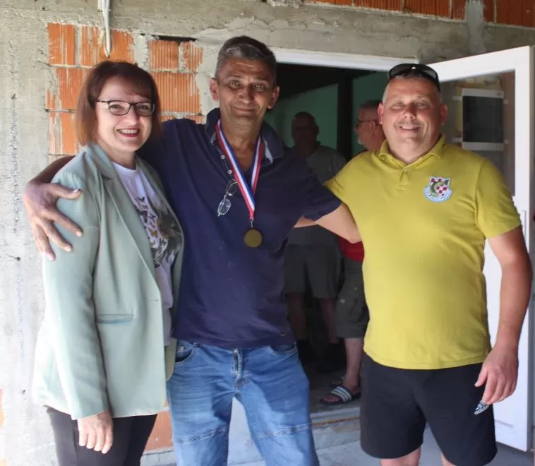 RIBIČKI KUP „VALLIS AUREA“ Ekipni pobjednik Ribolovna športska udruga „Udica“ iz Donjeg Miholjca 