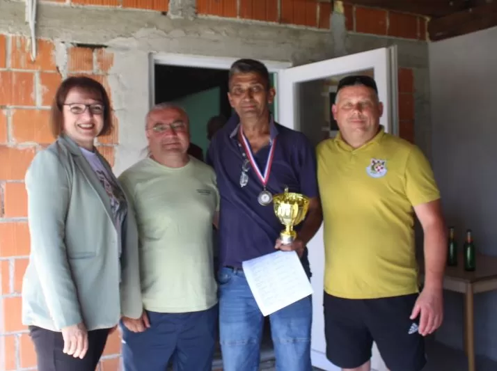 RIBIČKI KUP „VALLIS AUREA“ Ekipni pobjednik Ribolovna športska udruga „Udica“ iz Donjeg Miholjca 