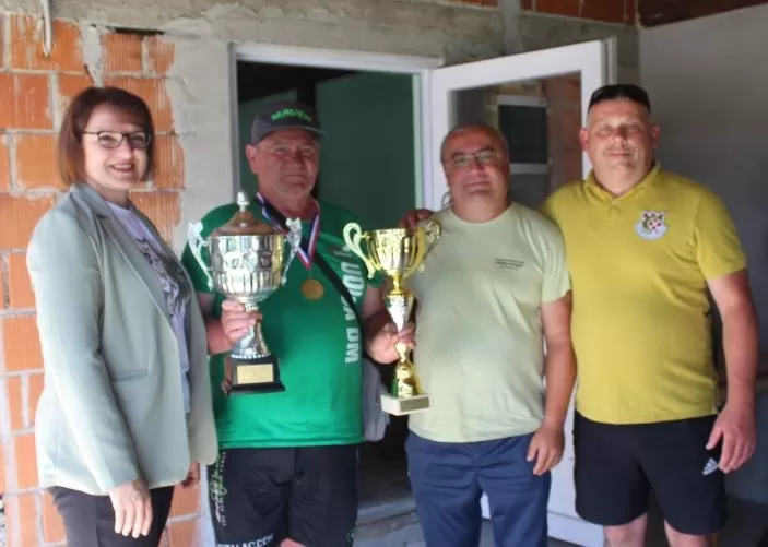 RIBIČKI KUP „VALLIS AUREA“ Ekipni pobjednik Ribolovna športska udruga „Udica“ iz Donjeg Miholjca 