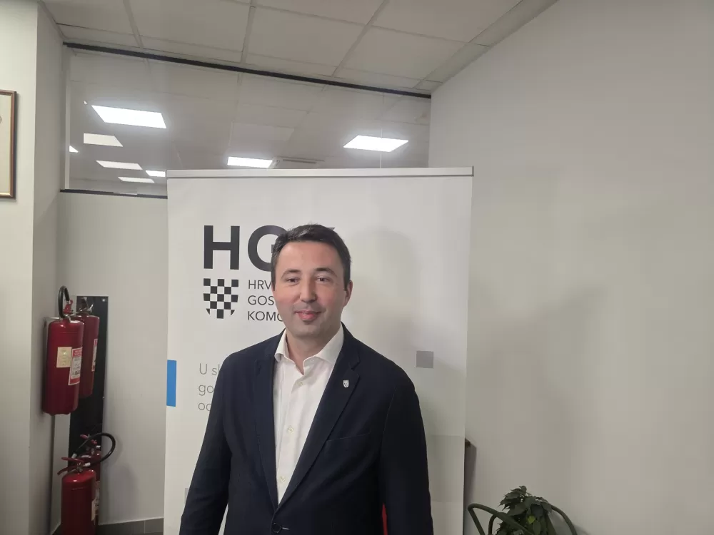 Članovi Gospodarskog vijeća HGK – Županijske komore Sl. Bord na sjednici razgovarali o aktualnom stanju u Brodsko-posavskoj županiji: „Bilježimo rekordne brojke što je dobar zalog za budućnost“