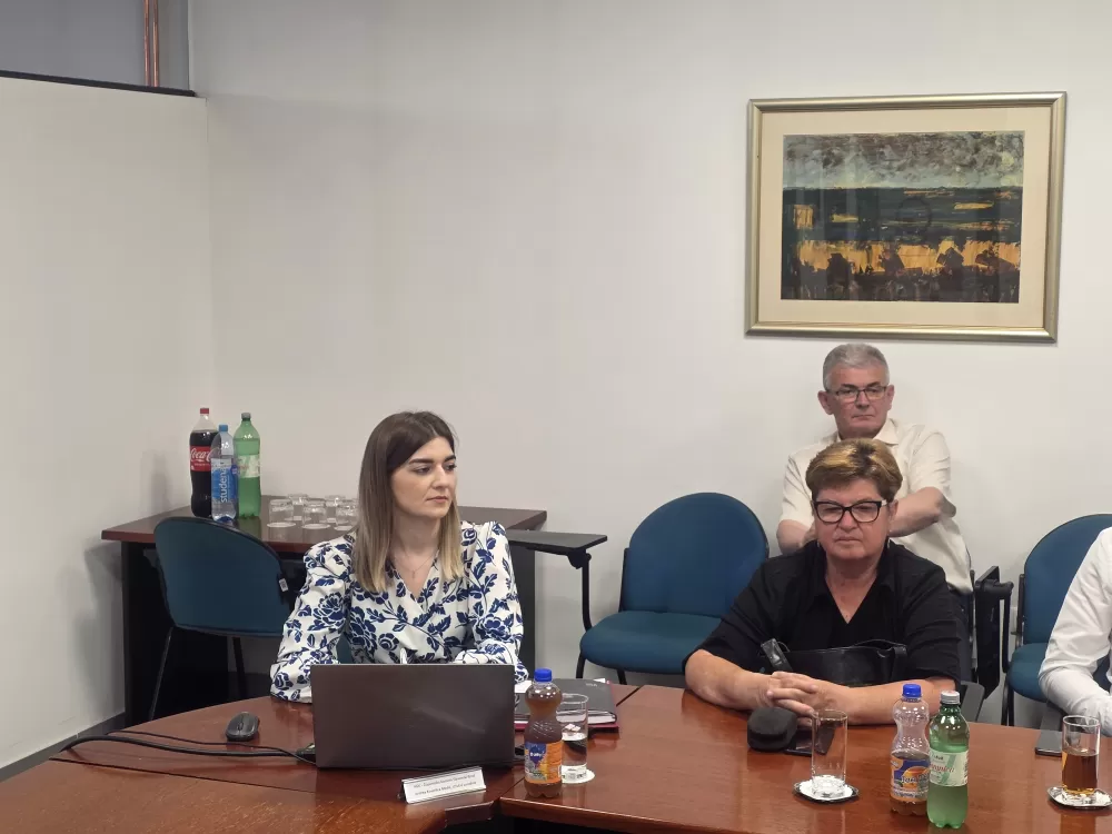 Članovi Gospodarskog vijeća HGK – Županijske komore Sl. Bord na sjednici razgovarali o aktualnom stanju u Brodsko-posavskoj županiji: „Bilježimo rekordne brojke što je dobar zalog za budućnost“