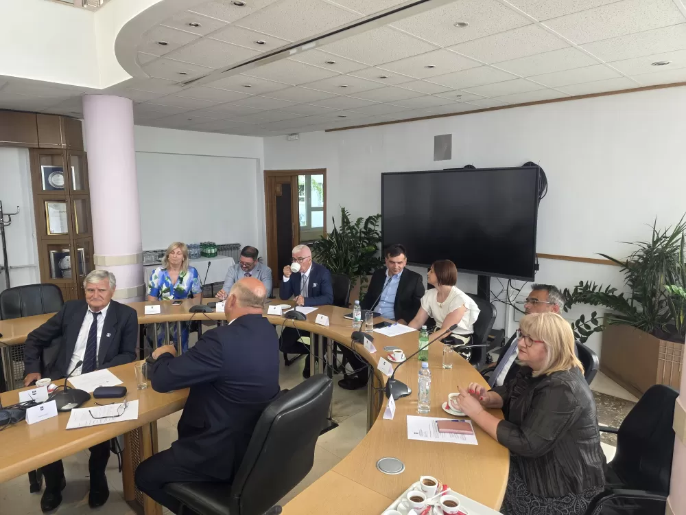 KONSTITUIRANA ŽUPANIJSKA SKUPŠTINA BPŽ U NOVOM SAZIVU: Novi stari predsjednik Pero Ćosić