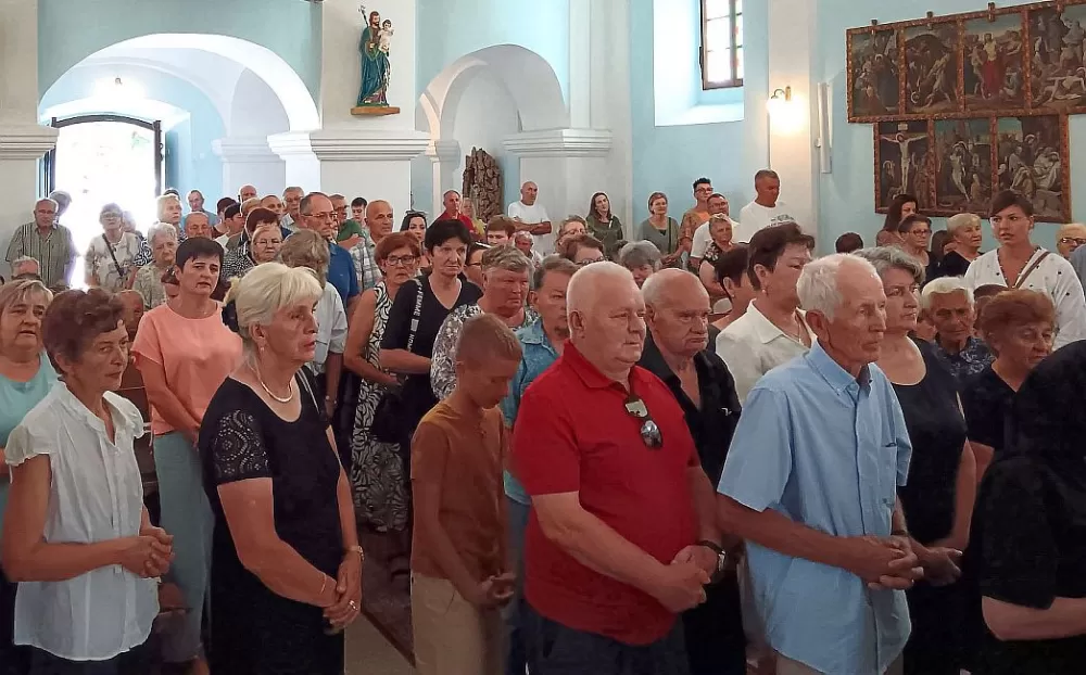 SB Online | GUŽVA NA IVANJE U SIBINJU - ʼJe li vjera koju pokazujemo dolaskom na misu istinski djelotvorna?ʼ