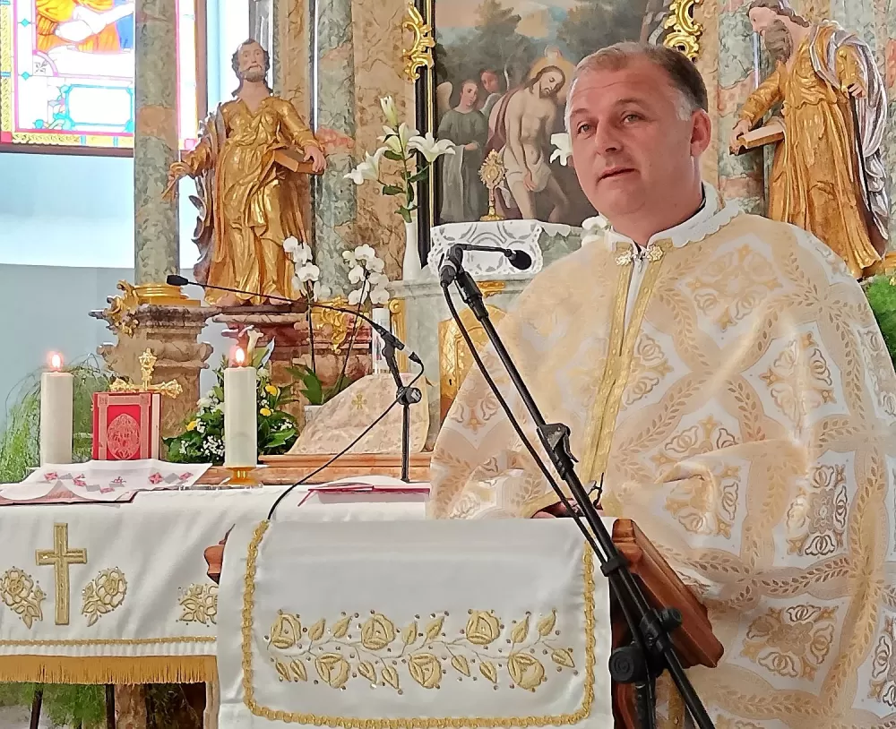 GUŽVA NA IVANJE U SIBINJU - ʼJe li vjera koju pokazujemo dolaskom na misu istinski djelotvorna?ʼ