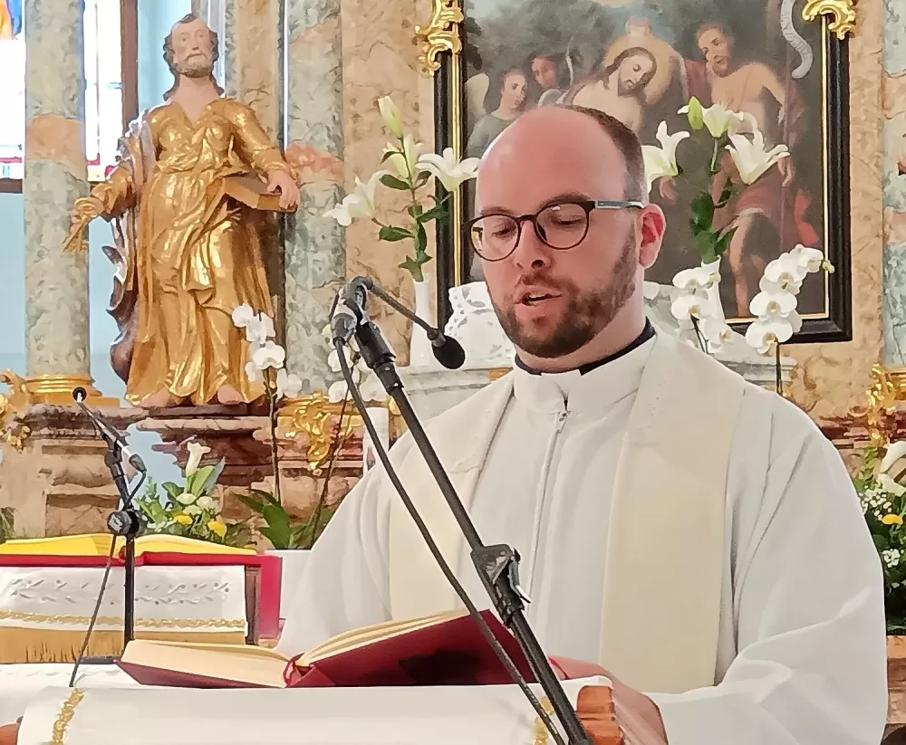 GUŽVA NA IVANJE U SIBINJU - ʼJe li vjera koju pokazujemo dolaskom na misu istinski djelotvorna?ʼ
