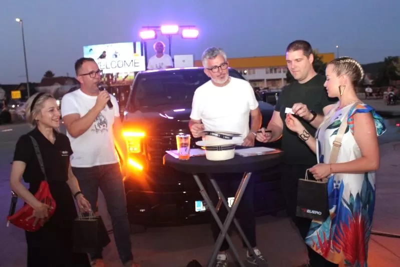UOČI KONJIČKOG TURNIRA U PLETERNICI: Na Trgu bećarca obavljeno javno izvlačenje startnih brojeva