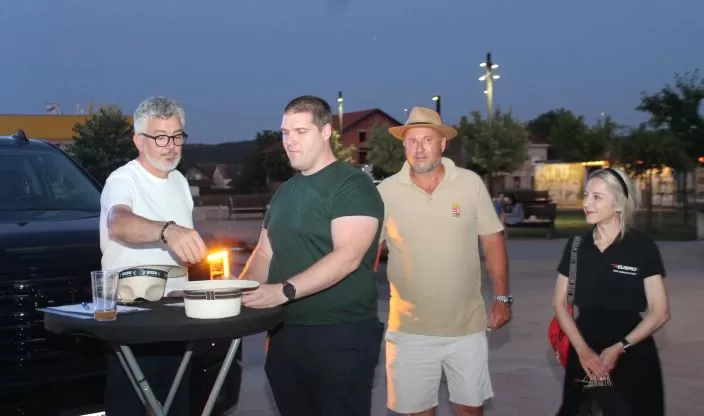 UOČI KONJIČKOG TURNIRA U PLETERNICI: Na Trgu bećarca obavljeno javno izvlačenje startnih brojeva