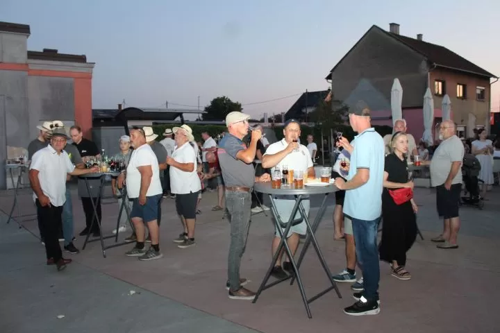 UOČI KONJIČKOG TURNIRA U PLETERNICI: Na Trgu bećarca obavljeno javno izvlačenje startnih brojeva