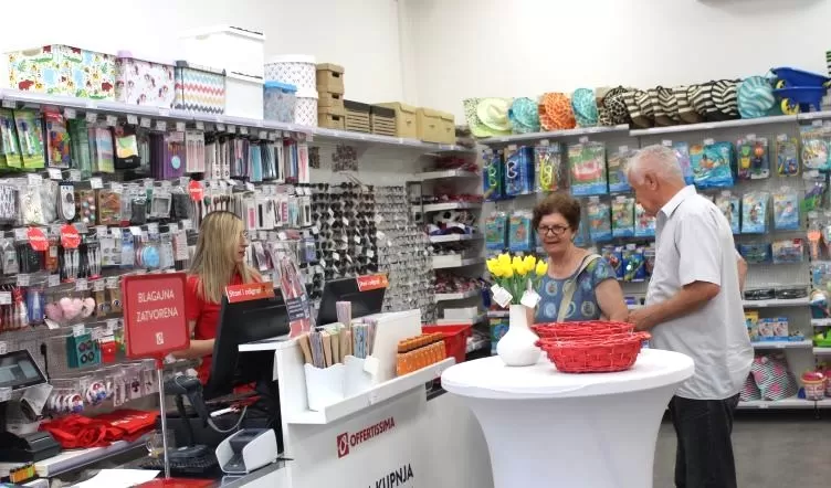POSLOVNICA „OFFERTISSIME“ U PLETERNICI: Svečano proslavili petu godišnjicu rada