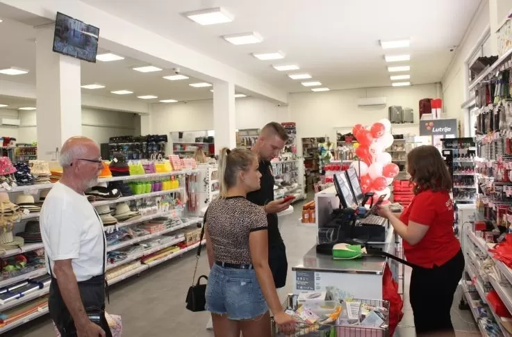 POSLOVNICA „OFFERTISSIME“ U PLETERNICI: Svečano proslavili petu godišnjicu rada