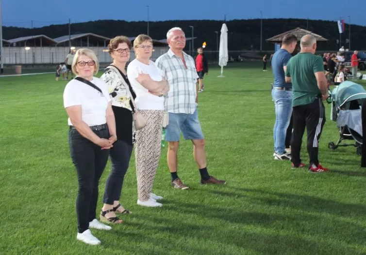 Adrenalinska noćna vožnja privukla brojne posjetitelje-pobjednik Vinko Katić