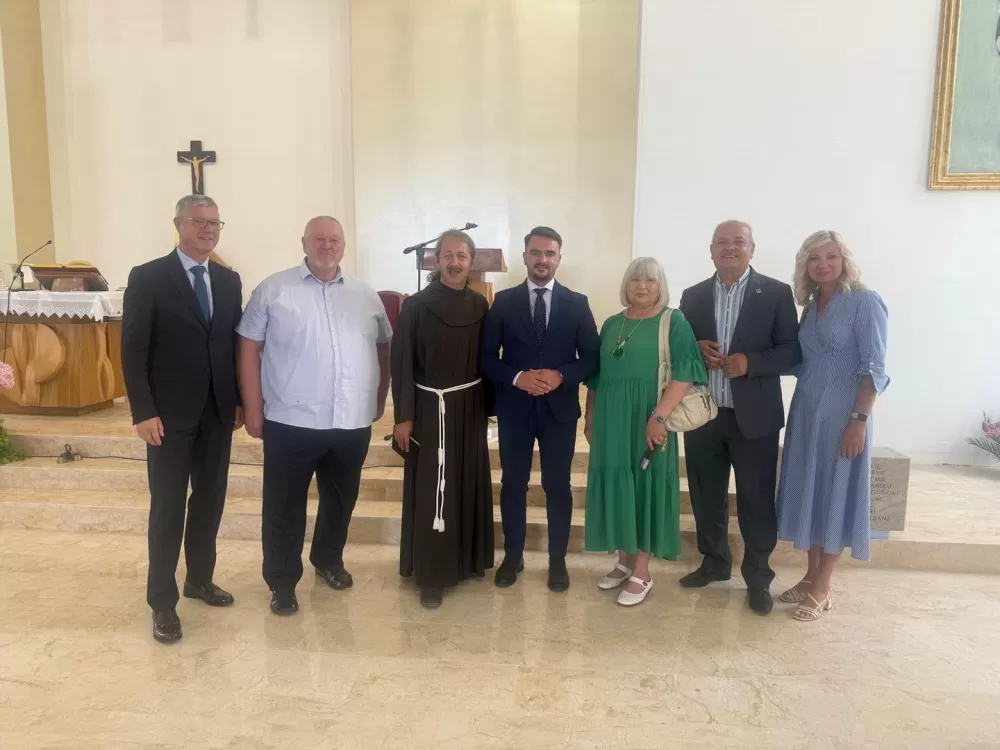 SB Online | Gradonačelnik Duspara posjetio Župu Srca Marijina u Foči i turnir u Kulini