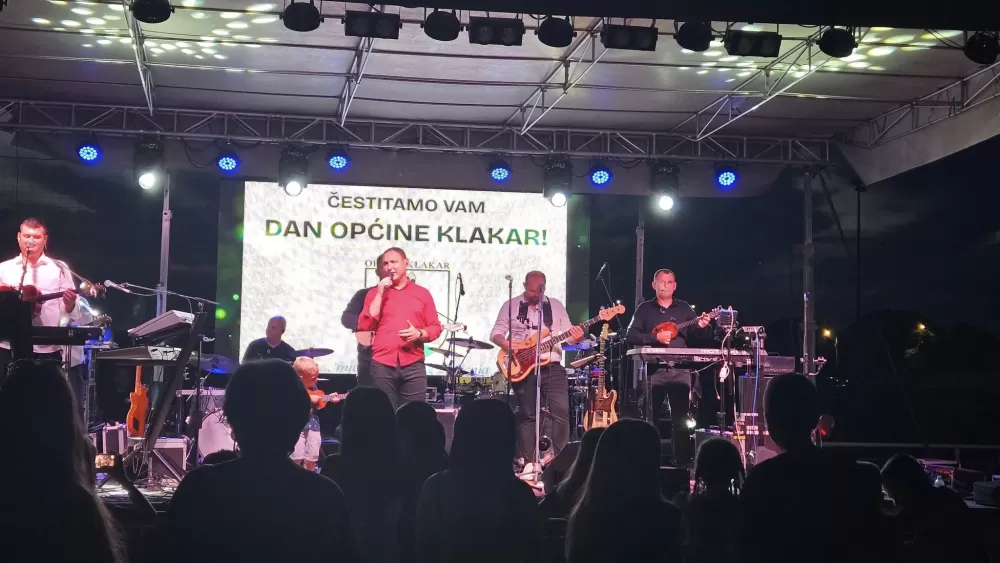 Jole i TS Evergreen zapjevali na velikom koncertu u povodu Dana Općine Klakar