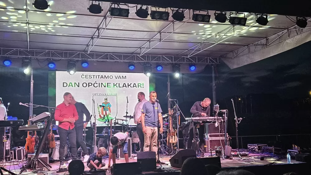 Jole i TS Evergreen zapjevali na velikom koncertu u povodu Dana Općine Klakar