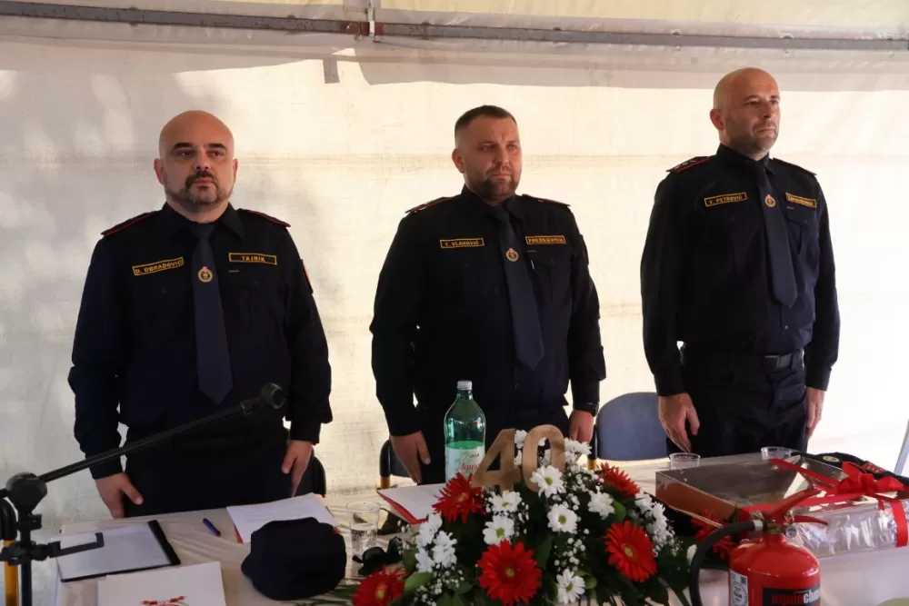 Požega.eu | Četiri desetljeća vatrogastva Gornjih Emovaca – brojna priznanja članovima 